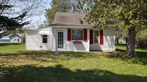 312 S River St, Evart, MI 49631