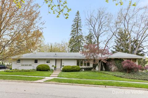 2209 Academy Dr NE, Grand Rapids, MI 49503