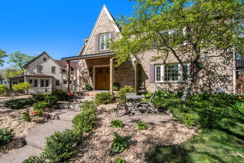1445 Seminole Rd SE, Grand Rapids, MI 49506