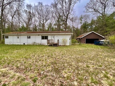 3079 Ewing Rd, Twin Lake, MI 49457