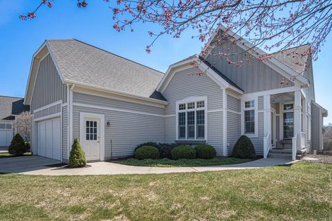 18259 Lost Creek Ln, Spring Lake, MI 49456