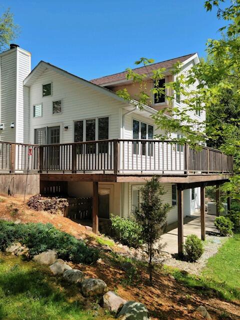 6130 N 35th St, Richland, MI 49083