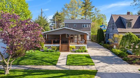 77 Clinton St, South Haven, MI 49090
