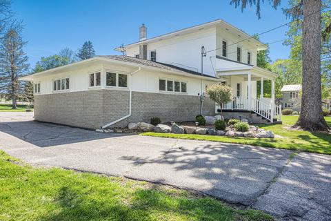 438 Mill St, Saranac, MI 48881 photo 2