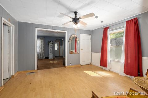 915 Masonic Ave, Belding, MI 48809 photo 10