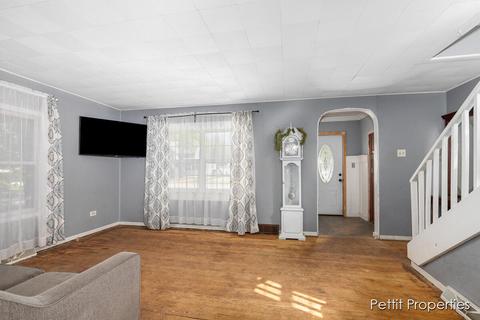 915 Masonic Ave, Belding, MI 48809 photo 3