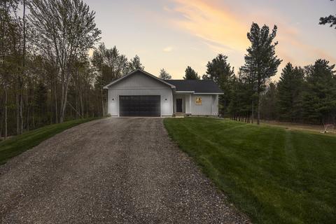 12121 Taft St, Nunica, MI 49448