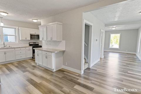 321 W Isabelle St, Belding, MI 48809 photo 6