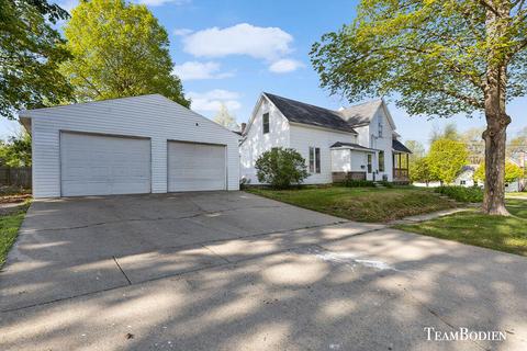 321 W Isabelle St, Belding, MI 48809 photo 2