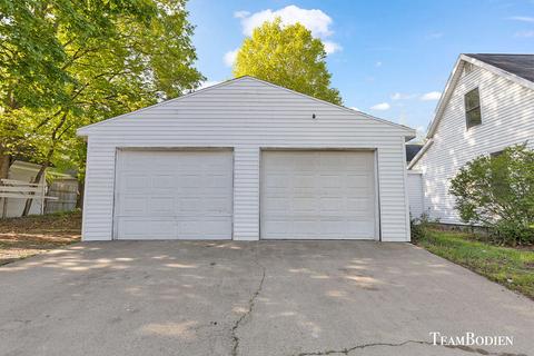 321 W Isabelle St, Belding, MI 48809 photo 5
