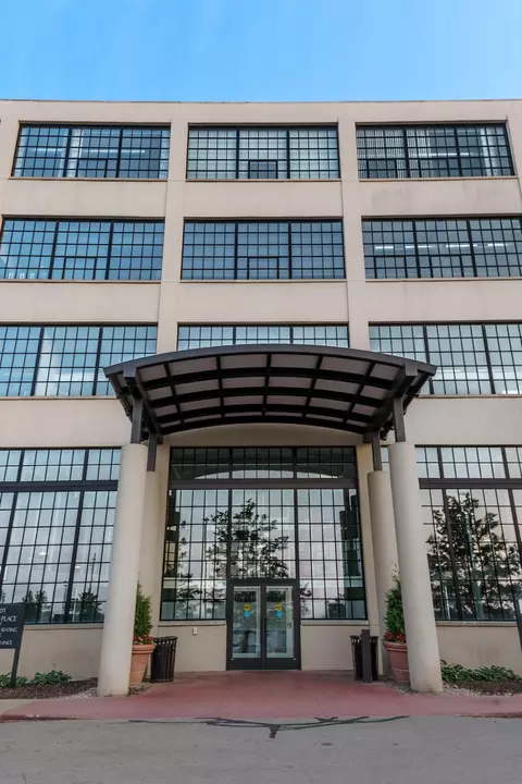 801 Broadway Ave NW #442, Grand Rapids, MI 49504
