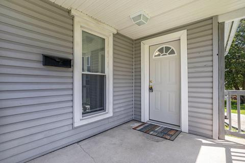 813 Backus St, Jackson, MI 49202 photo 2