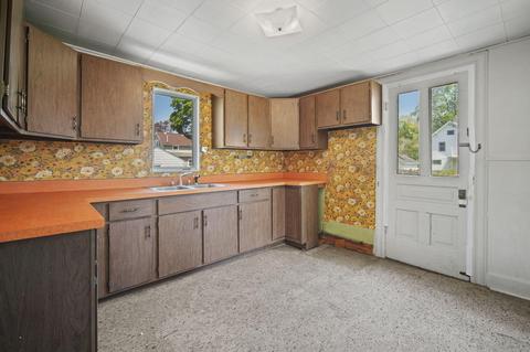 1011 4th St, Jackson, MI 49203 photo 8