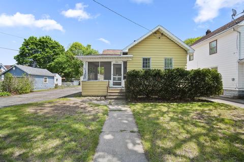 1011 4th St, Jackson, MI 49203