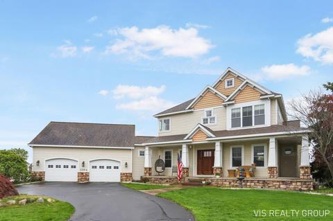 3304 Deep Rose Dr, Hudsonville, MI 49426