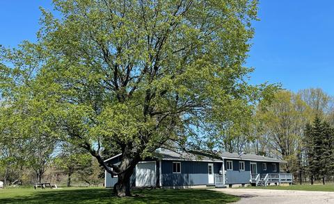 8741 N Oceana Dr, Pentwater, MI 49449