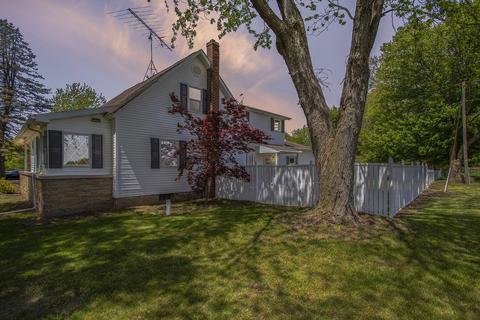 385 Stafford Rd, Niles, MI 49120