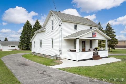 5834 W 6th St, Ludington, MI 49431