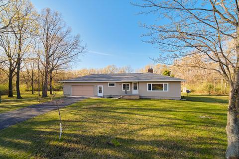 1012 Wall St, Manistee, MI 49660
