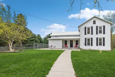 590 S Arent Rd, Watervliet, MI 49098