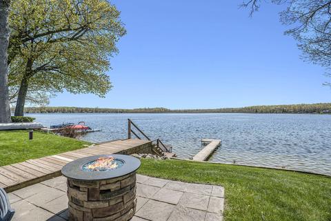 22745 Lake Dr, Pierson, MI 49339