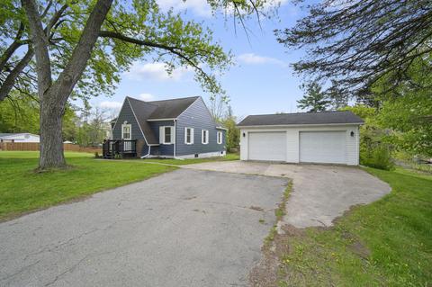 545 Royal Dr, Jackson, MI 49202
