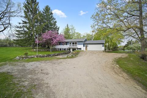 13678 Vischer Rd, Brooklyn, MI 49230
