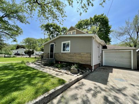 68 Goodrich Ave, Hillsdale, MI 49242