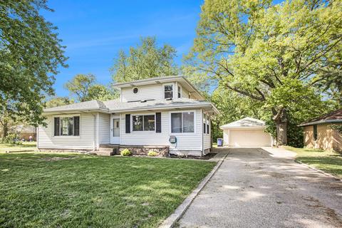1225 3 Mile Rd NE, Grand Rapids, MI 49505