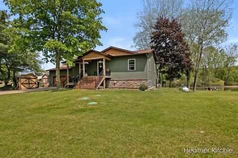 8547 Cory Dr, Delton, MI 49046