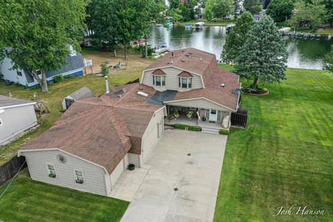8058 Arrowhead Dr, Mears, MI 49436