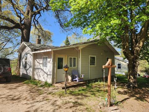 266 E Autumn Ln, Coldwater, MI 49036