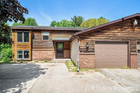 347 60th St SE, Kentwood, MI 49548