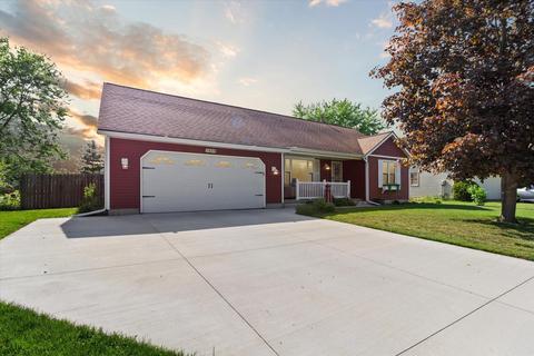 7035 Olde Farm Dr, Jenison, MI 49428