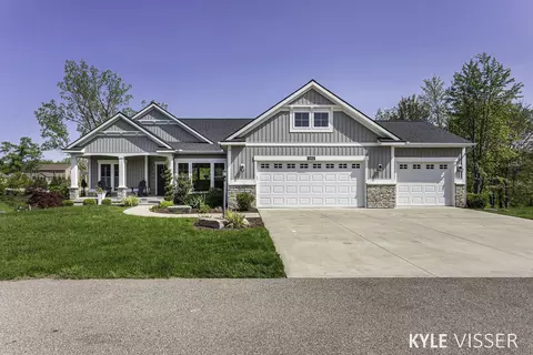 1292 Marsman Ave SE, Grand Rapids, MI 49546