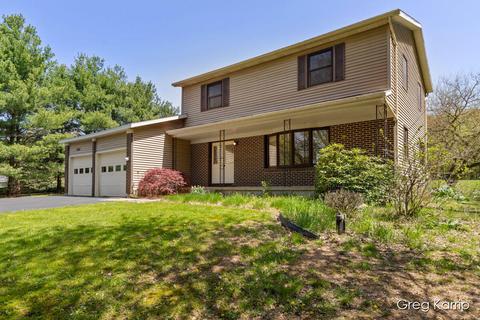 7060 Childsdale Ave NE, Rockford, MI 49341