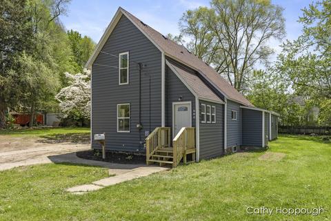 715 Harrison St, Belding, MI 48809