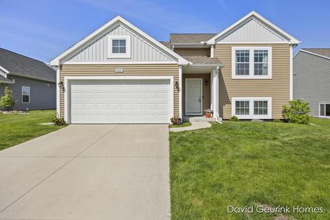 6525 Moss Lake Dr, Hudsonville, MI 49426
