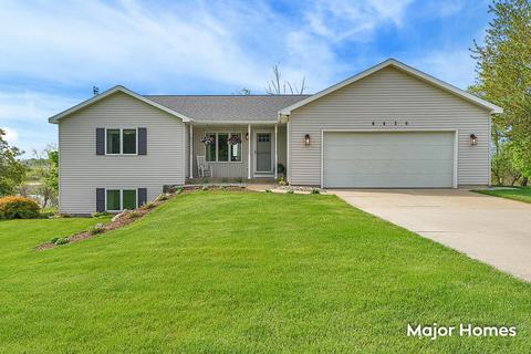 8430 Wingeier Ave SE, Alto, MI 49302
