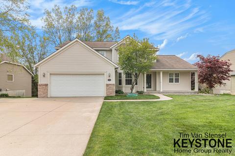 7283 Old Mission Dr NE, Rockford, MI 49341