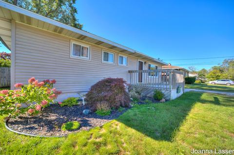 1965 Furhman St, Norton Shores, MI 49441