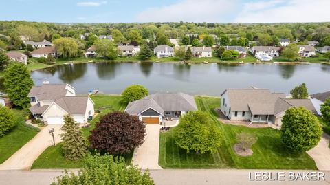 972 Sand Lake Dr, Zeeland, MI 49464
