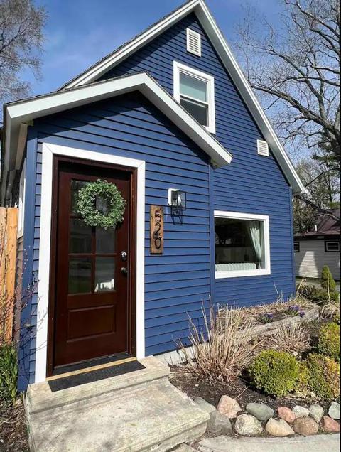 520 S East St, Boyne City, MI 49712