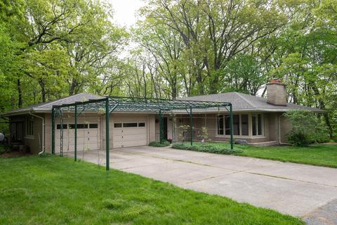 2327 Niles Rd, St. Joseph, MI 49085