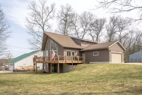 8794 S Spruce Ave, Newaygo, MI 49337