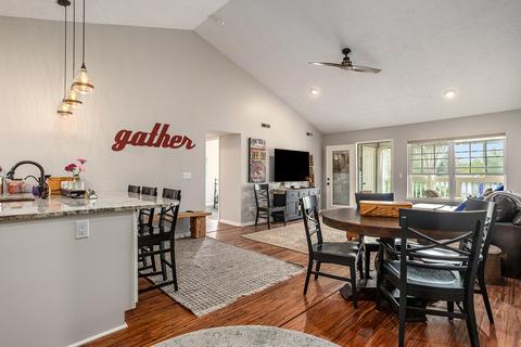374 Westbrook Ct, Marshall, MI 49068