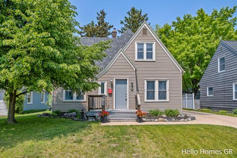 881 Dorroll St NE, Grand Rapids, MI 49505