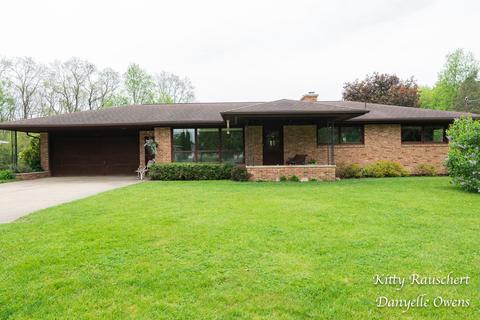 3062 Grandview Dr, Allegan, MI 49010