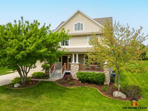 5274 S Silverstone Dr NE, Comstock Park, MI 49321