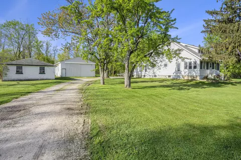8468 Blatchford Rd, Watervliet, MI 49098